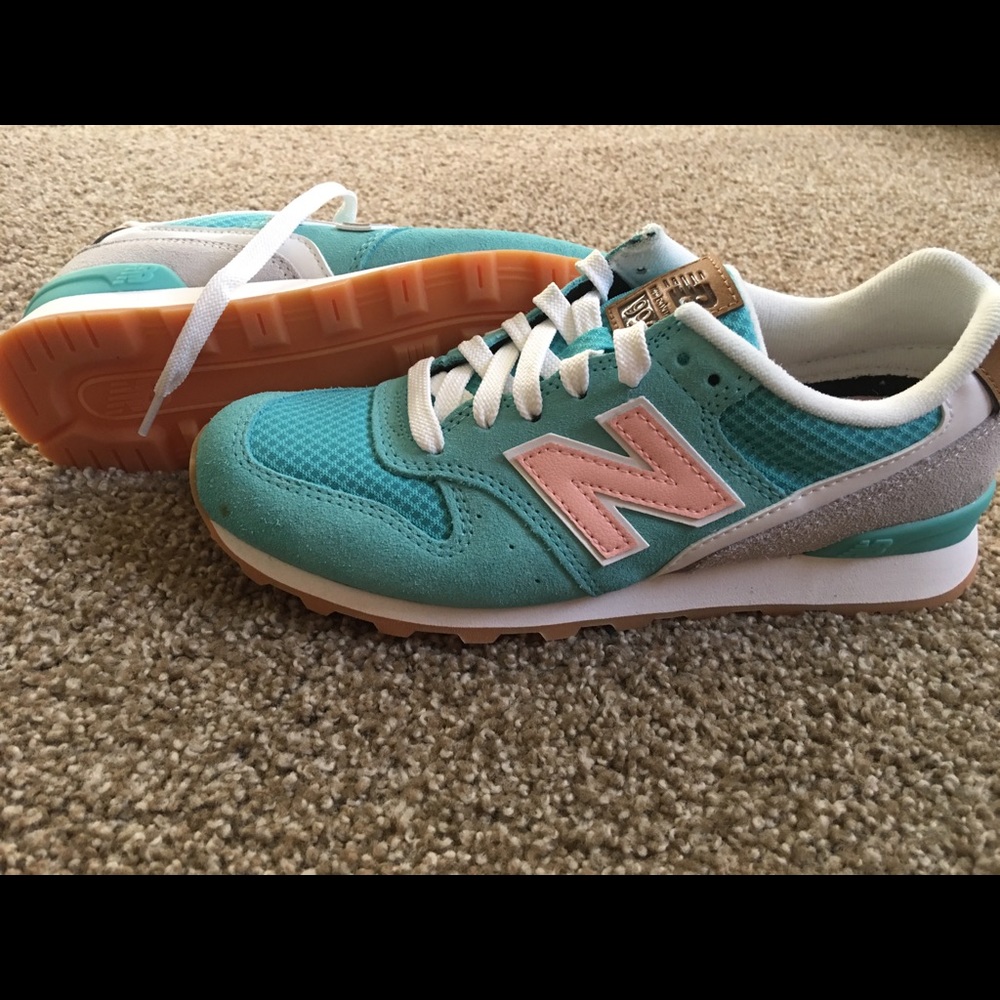 New Balance 996 Blue/Pink Size 6.5